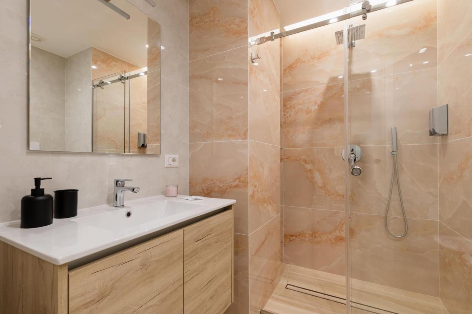 Graziano Home Airport Наполи Екстериор снимка